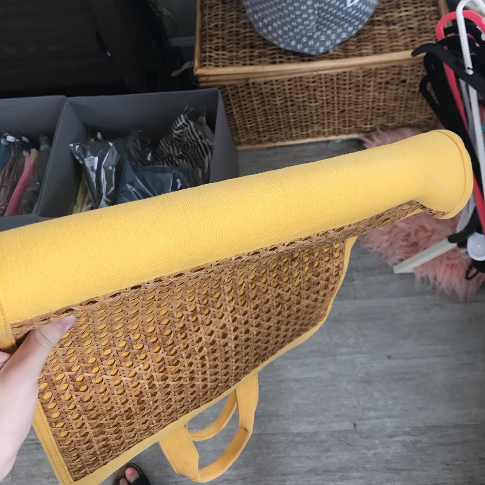 Tory Burch wicker yellow tote bag - Picture 8 of 8